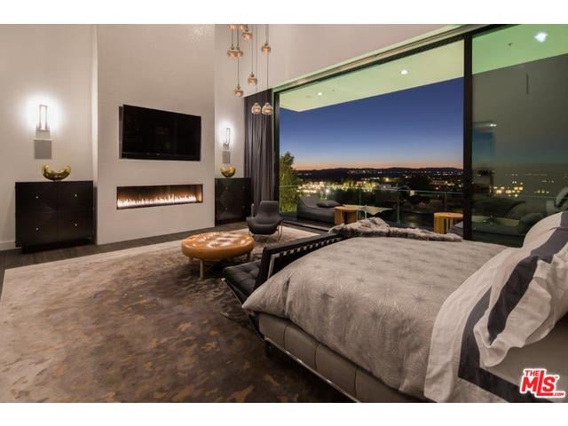 Chrissy Teigen And John Legend S New Beverly Hills Mansion Popsugar Home