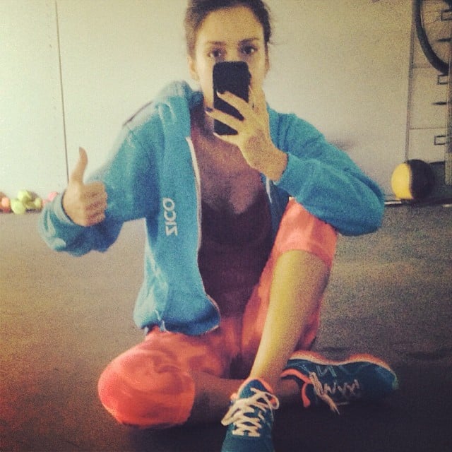 Jessica Alba revealed her workout attire.
Source: Instagram user jessicaalba