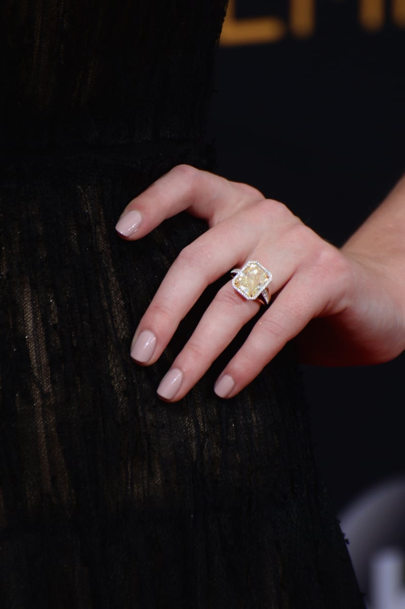 Ellie kemper engagement best sale ring
