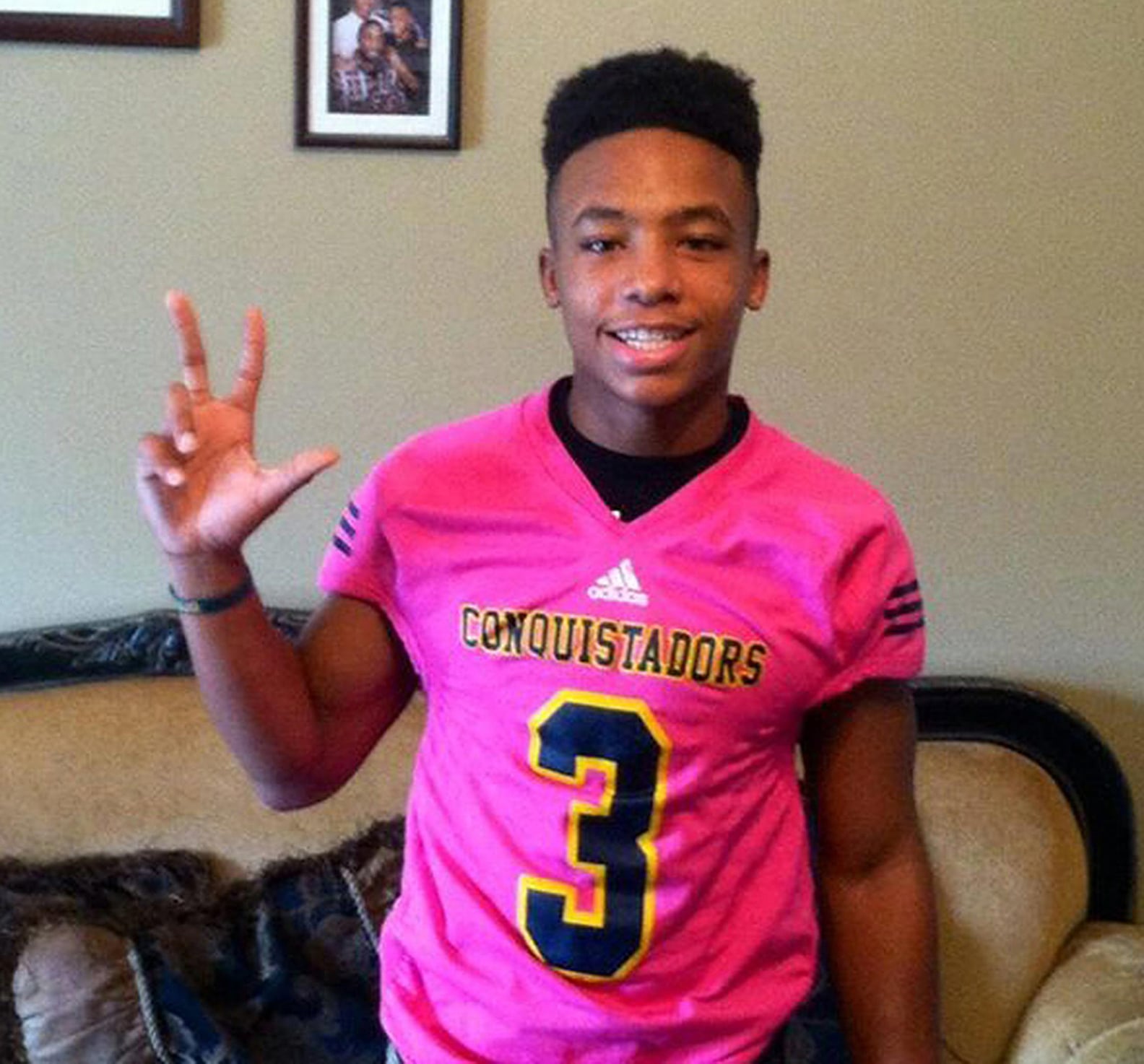 student-suspended-for-using-a-gang-sign-popsugar-family