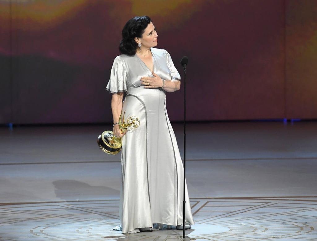 Alex Borstein Taking Off Her Shawl at the 2018 Emmys