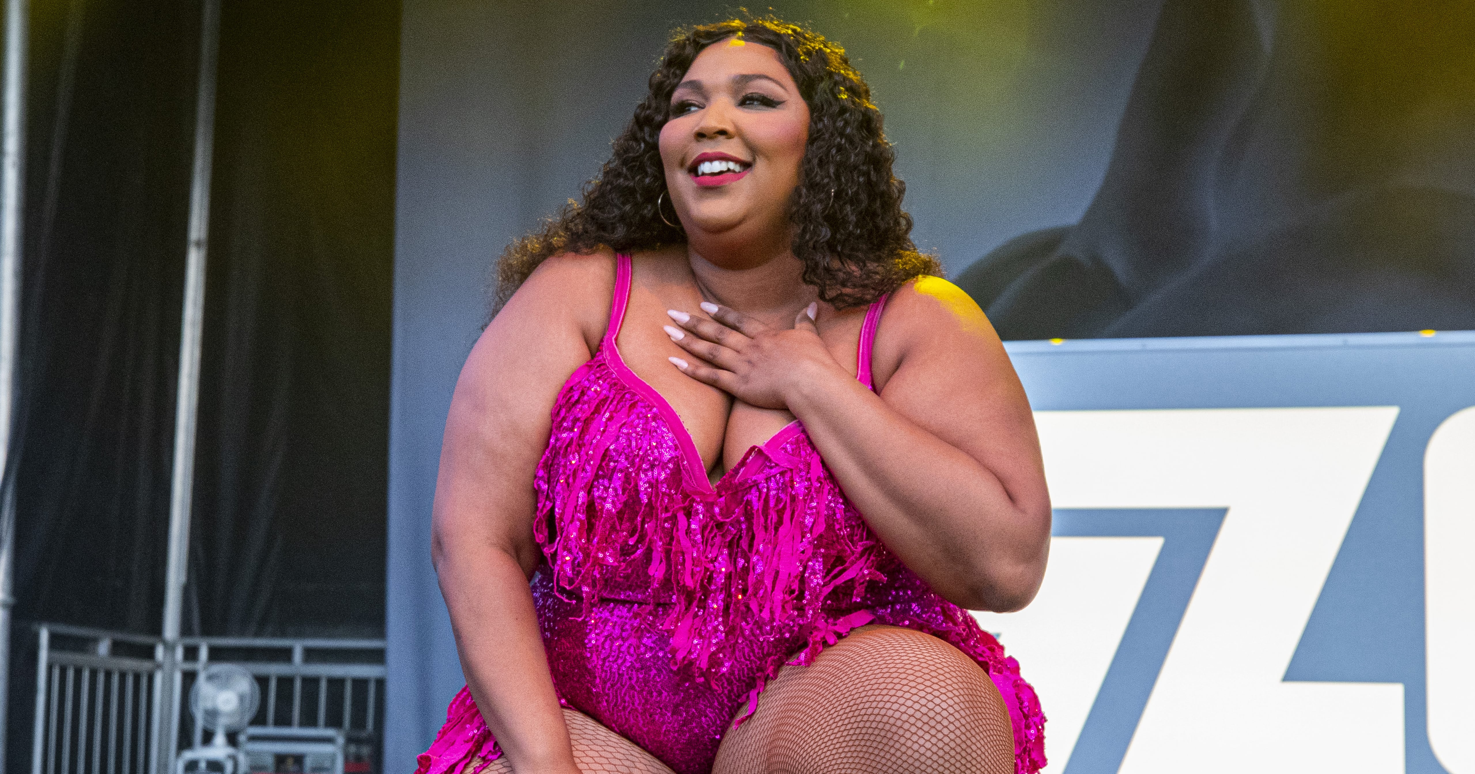 How Lizzo Topped the Charts With Two-Year-Old Single “Truth Hurts” - The  Ringer