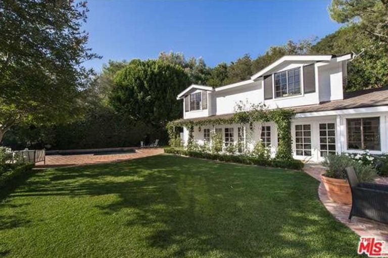 Kate Upton Buys Beverly Hills Home