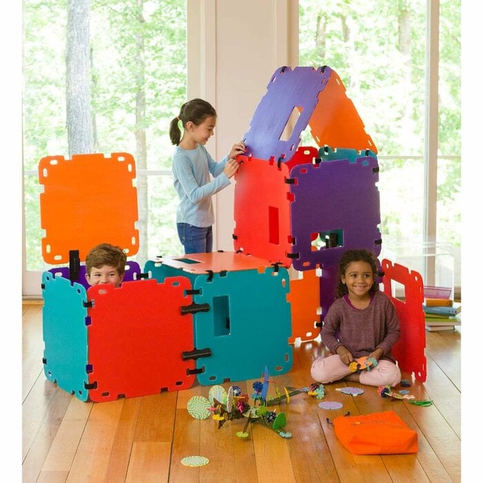 HearthSong Plastic Fantasy Fort Building Kit 10 Indoor Fort