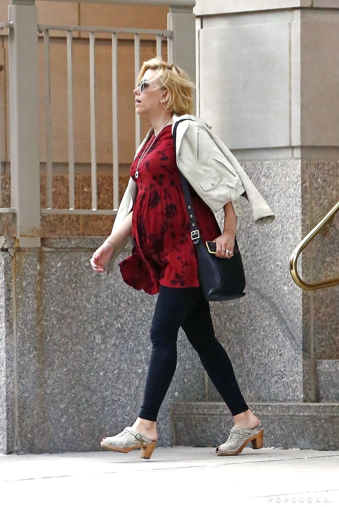 Pregnant Scarlett Johansson in NYC POPSUGAR Celebrity Photo 1