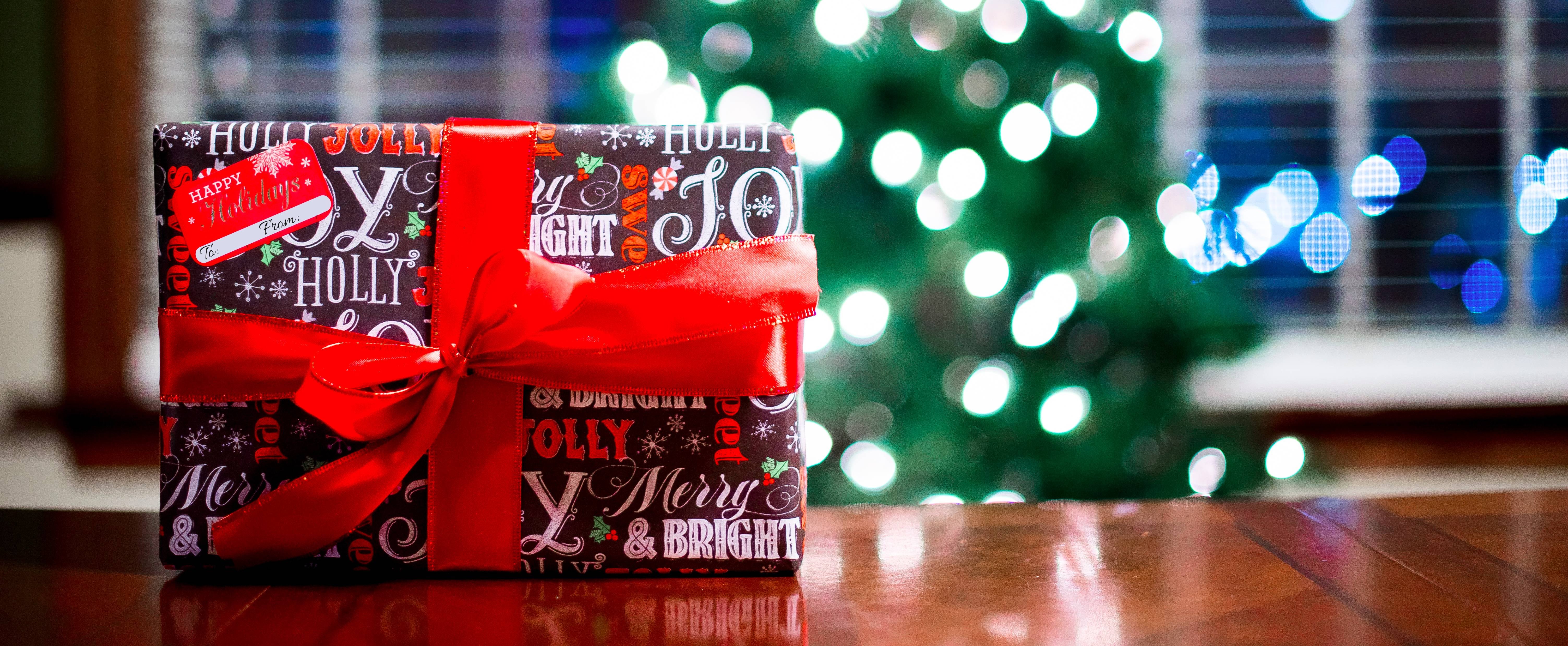 Tips For Flying With Gifts | PS Smart Living
