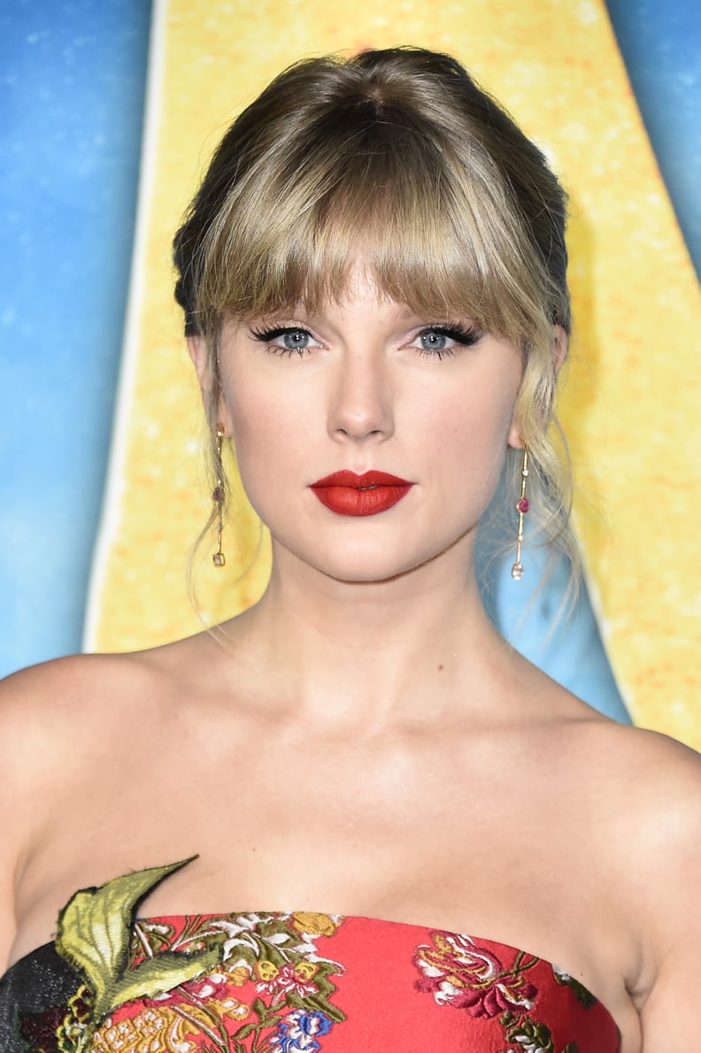 Taylor Swift Wears Oscar de la Renta at the Cats Premiere in NYC