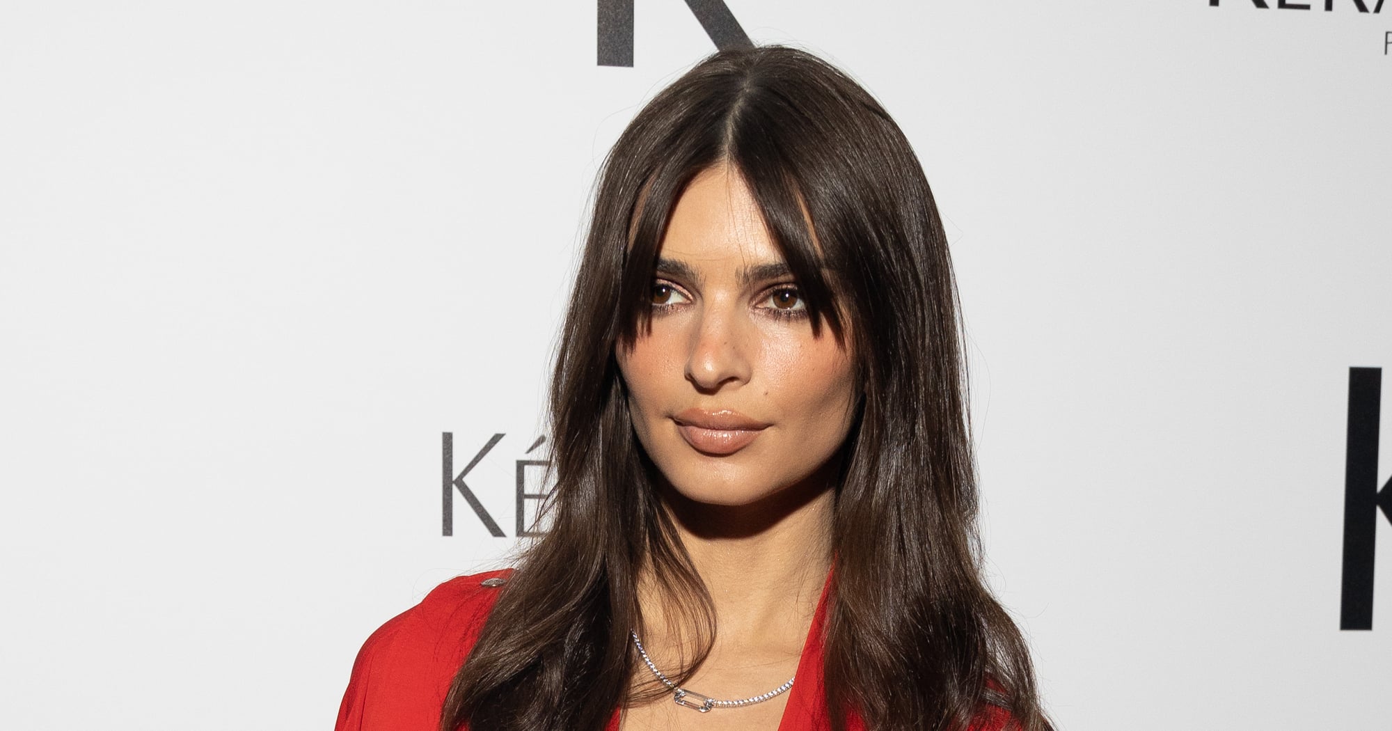Emily Ratajkowski’s Glazed-Doughnut Nails: See Photos | PS Beauty