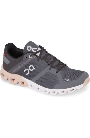 On Shoes Cloudflow Running Shoe