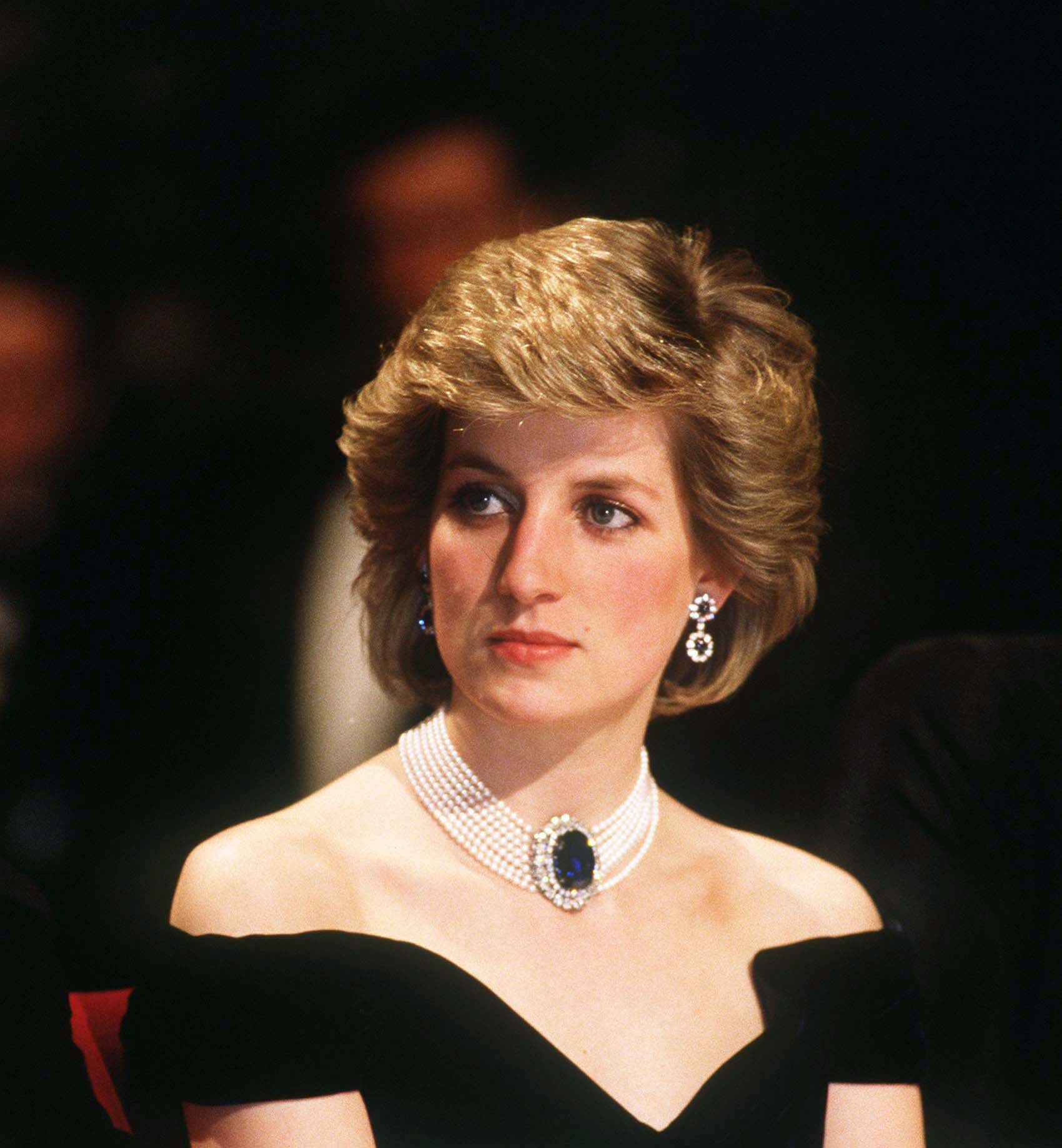 Diana looked glamorous sporting her signature brushed-up blowout.