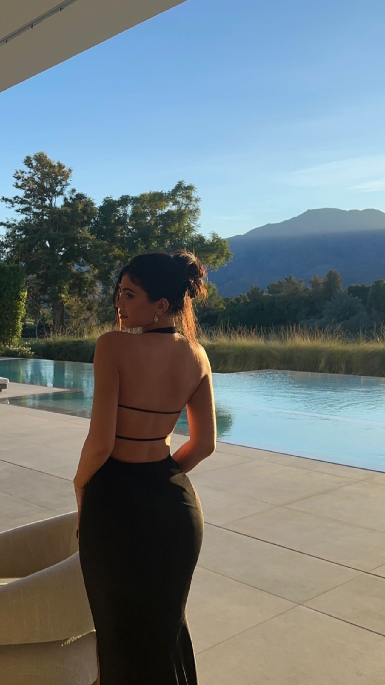 Kylie Jenner's Black Alaa Halter Dress on Thanksgiving | PS Fashion