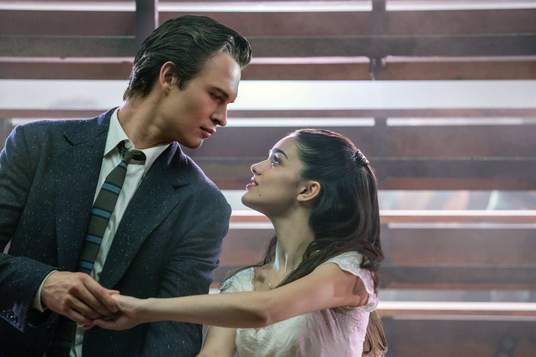 WEST SIDE STORY, from left: Ansel Elgort, Rachel Zegler, 2021. ph: Niko Tavernise /  20th Century Studios / Courtesy Everett Collection