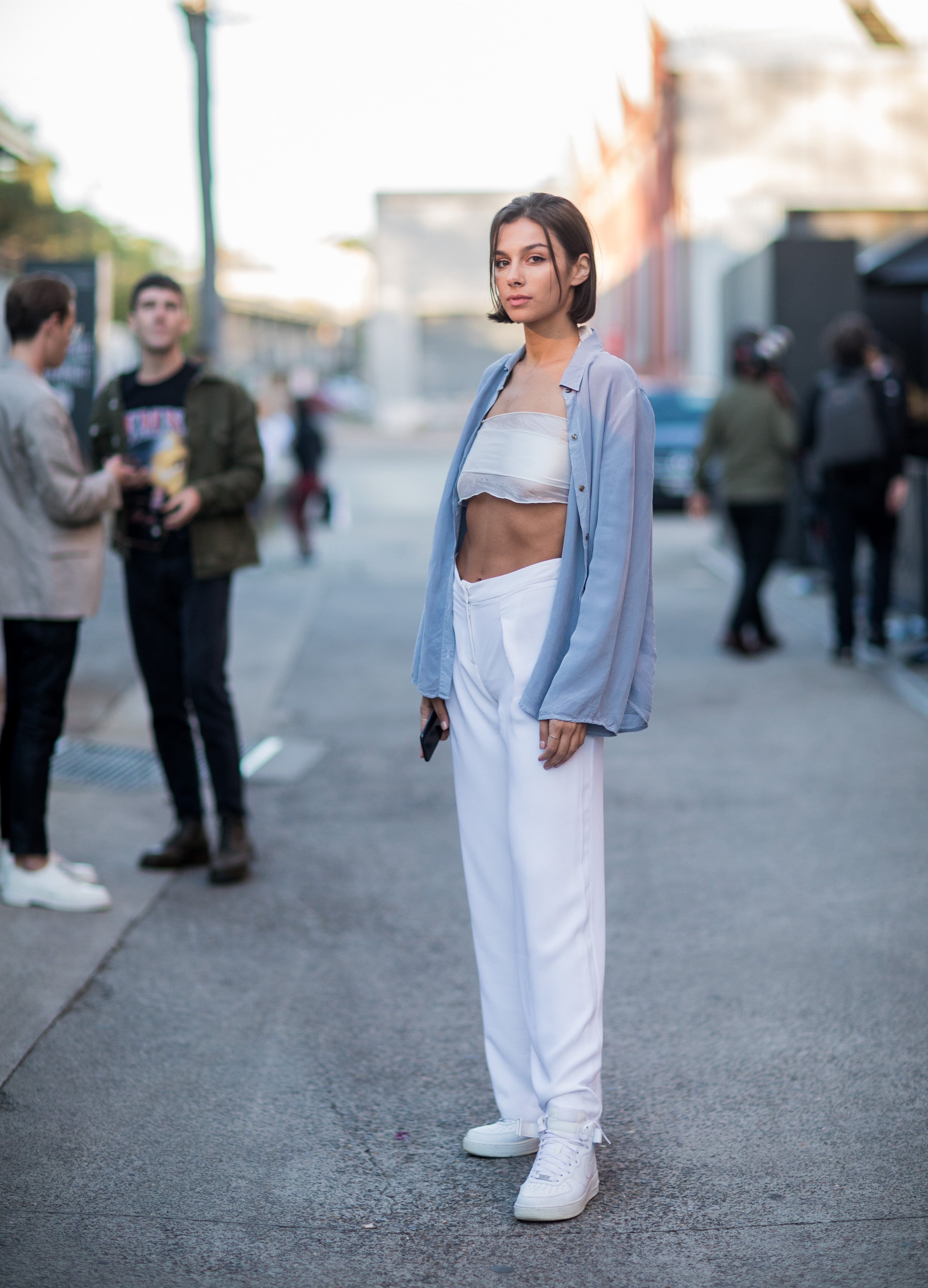 5 outfits that prove white pants are a summer staple