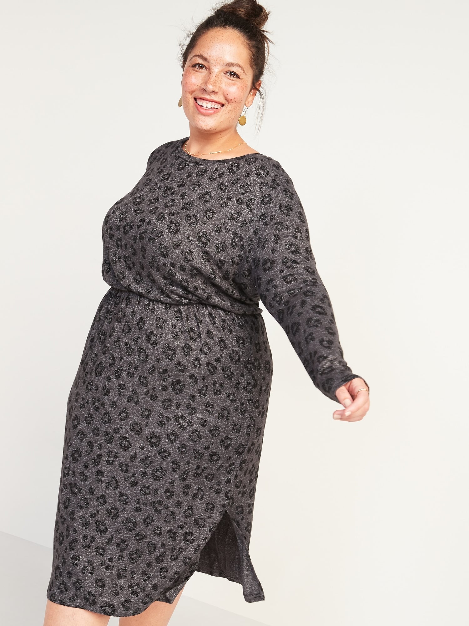 Old Navy Cosy Plush Knit Waist Defined Plus Size Midi Dress Look