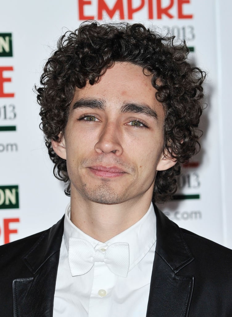 See The Umbrella Academy's Robert Sheehan's Hottest Photos