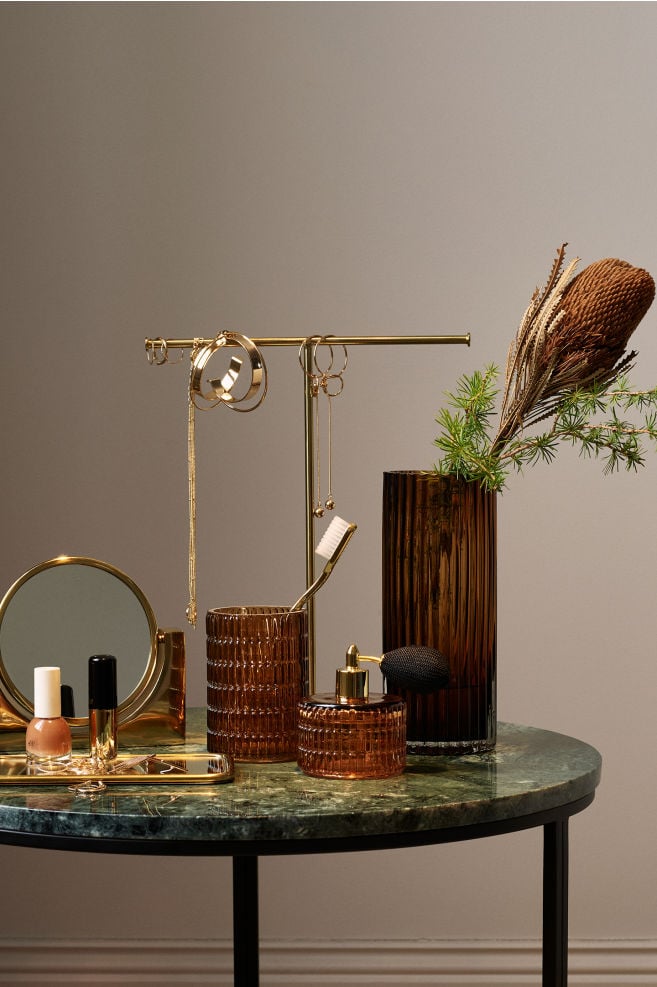 Metal jewelry stand store