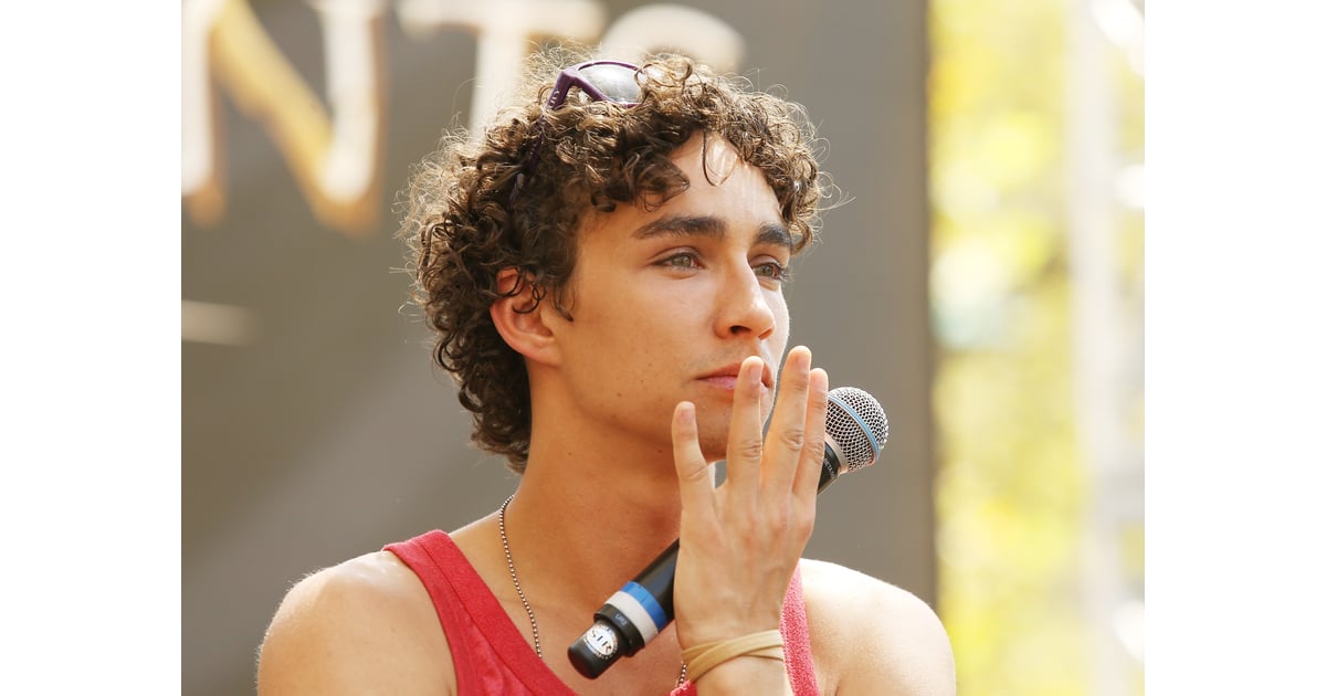 See The Umbrella Academy's Robert Sheehan's Hottest Photos ...
