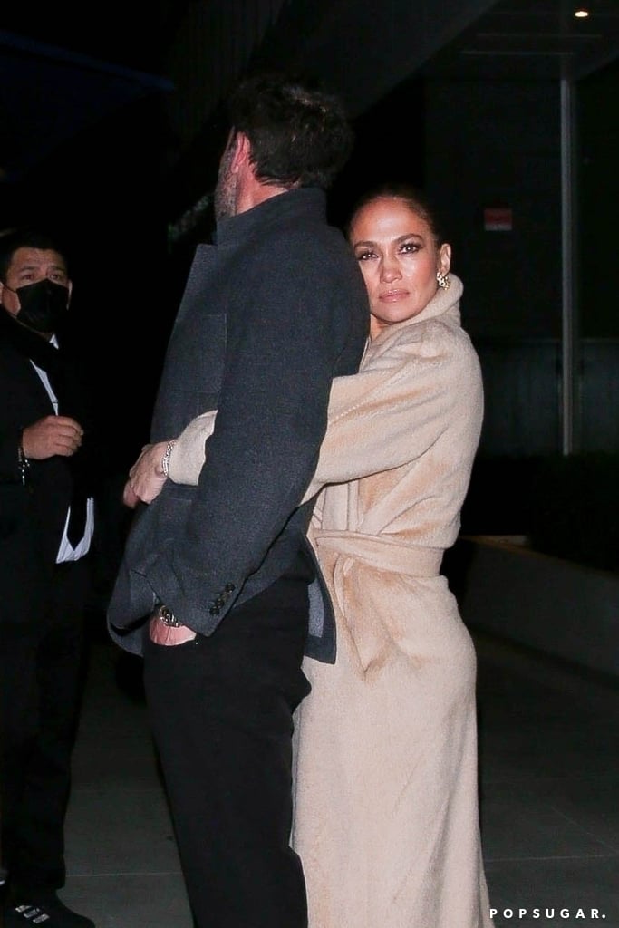 Jennifer Lopez & Ben Affleck Show PDA After Romantic Dinner