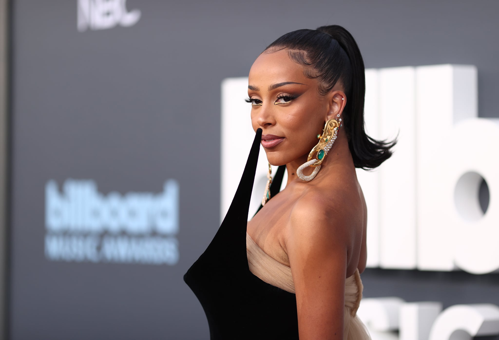 LAS VEGAS, NV - May 15:  2022 BILLBOARD MUSIC AWARDS -- Pictured: Doja Cat arrives to the 2022 Billboard Music Awards held at the MGM Grand Garden Arena on May 15, 2022. -- (Photo by Christopher Polk/NBC/NBCU Photo Bank via Getty Images)