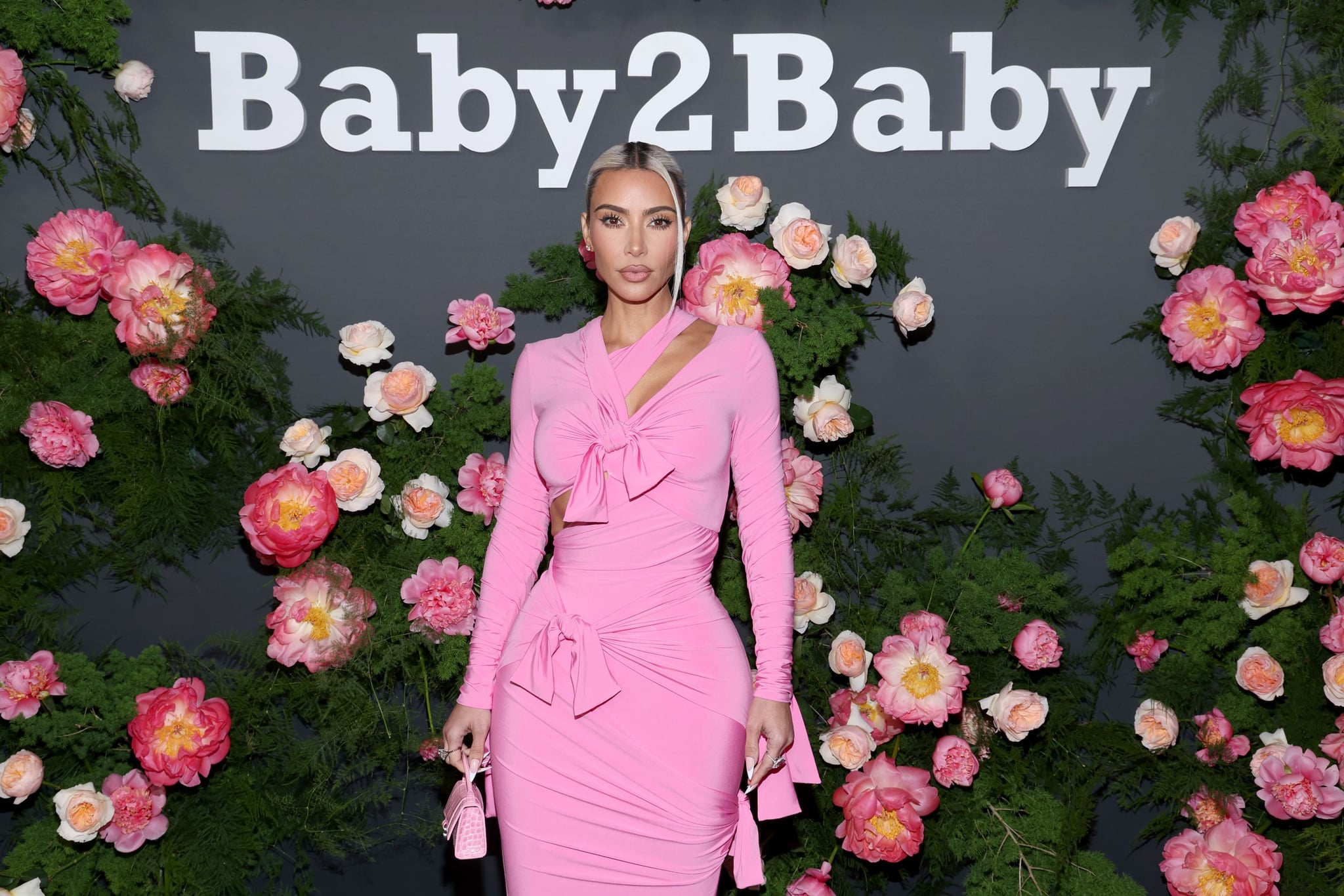 WEST HOLLYWOOD, CALIFORNIA - NOVEMBER 12: Kim Kardashian uczestniczy w 2022 Baby2Baby Gala presented by Paul Mitchell at Pacific Design Center 12 listopada 2022 roku w West Hollywood, Kalifornia. (Photo by Phillip Faraone/Getty Images for Baby2Baby)