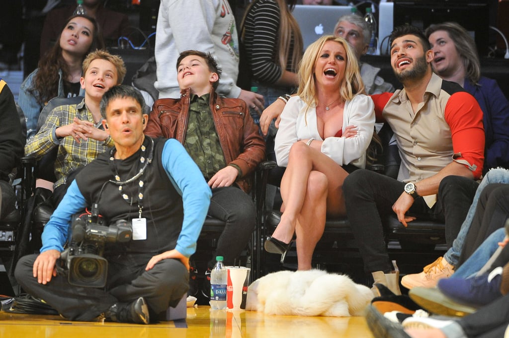 Britney Spears Kissing Boyfriend at LA Lakers Game Nov. 2017