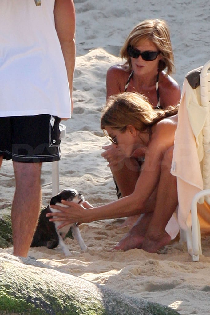 Jennifer Aniston Hot in a Bikini