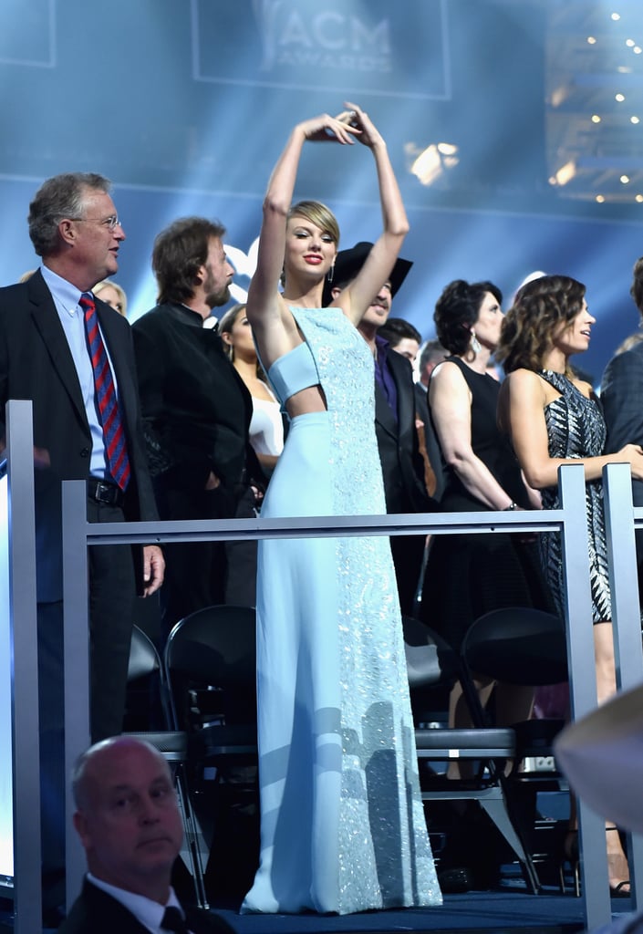 Taylor Swift Dancing at the ACM Awards 2015 | Pictures