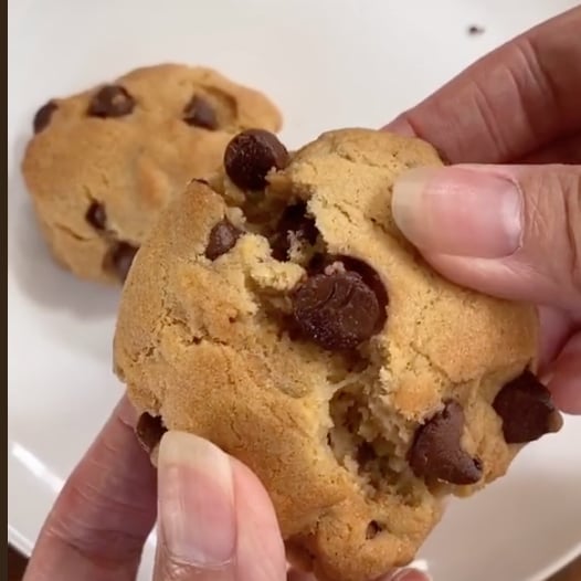 Air-Fryer Chocolate Chip Cookies TikTok Video