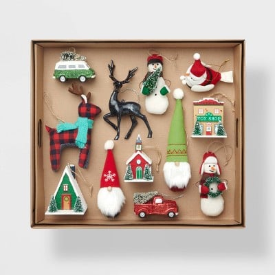 85pc Winter Farmhouse Christmas Ornament Kit