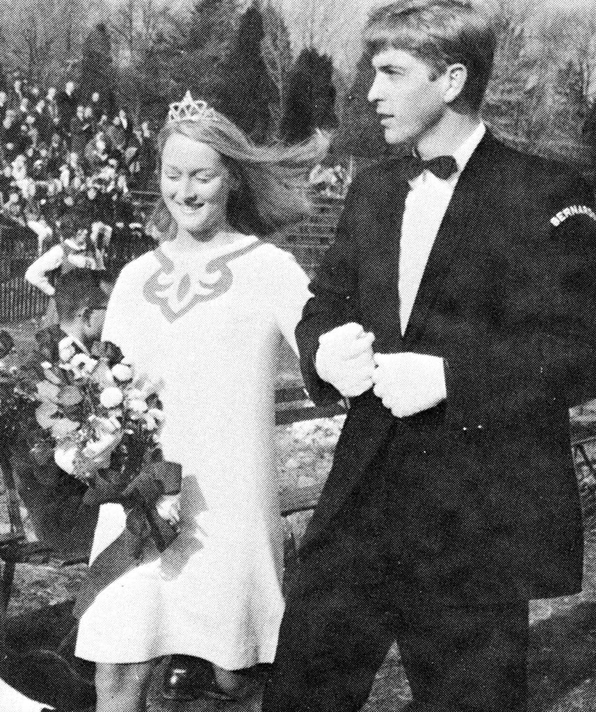 Even in high school, Meryl was royalty.
Source: Seth Poppel/Yearbook Library