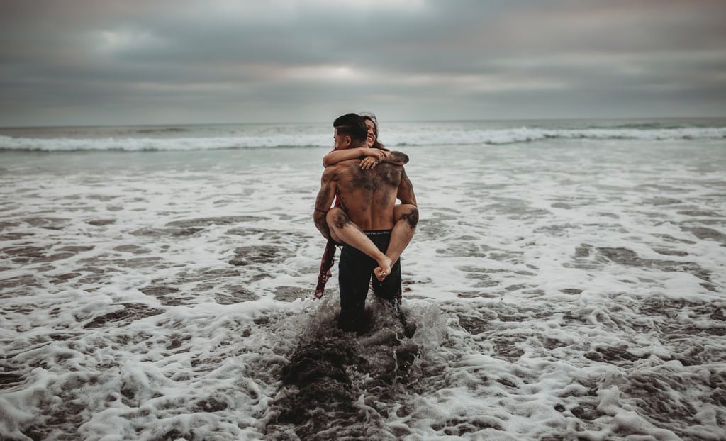 Romantic Beach Couple Pictures