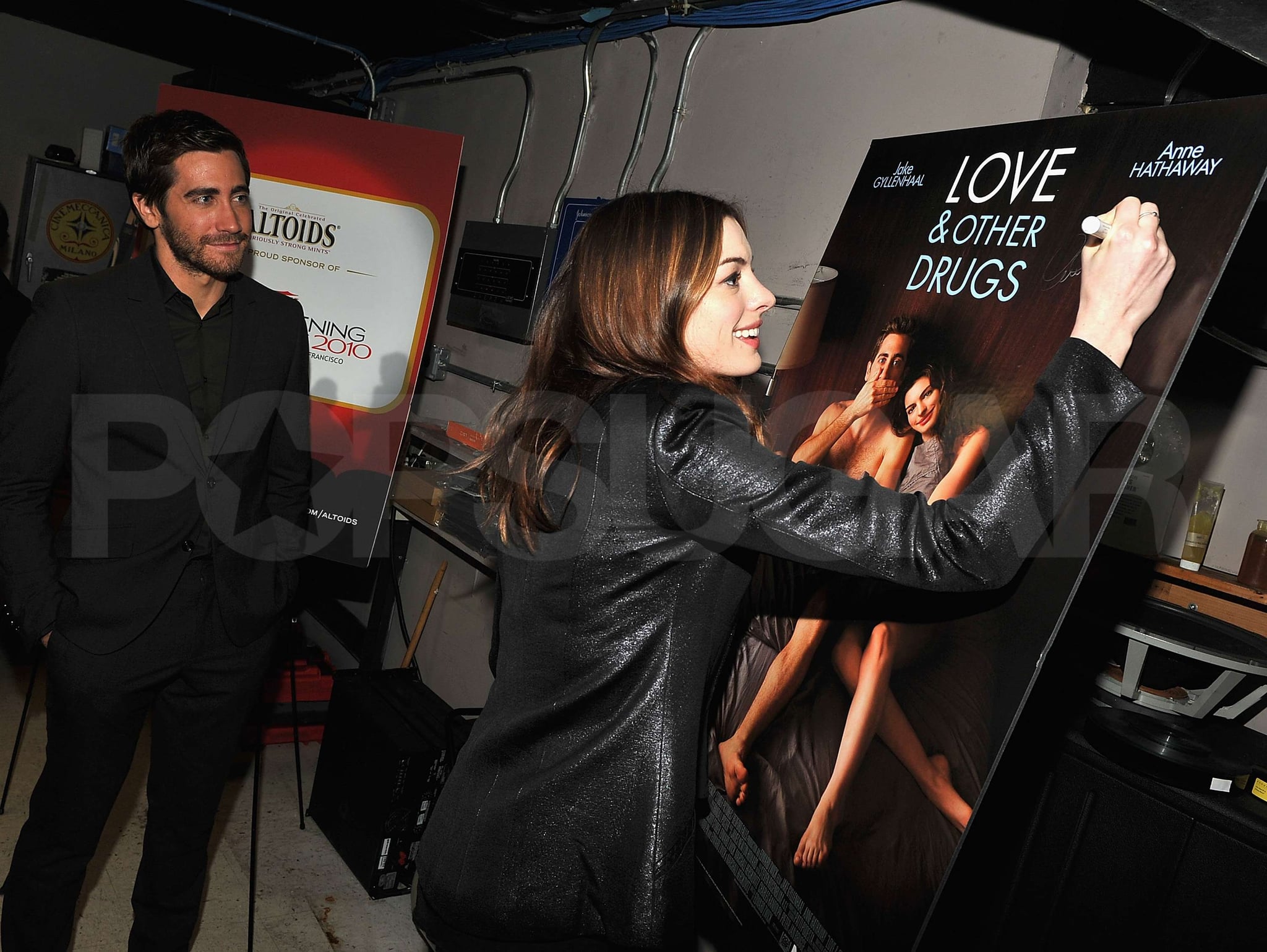 Jake Gyllenhaal And Anne Hathaway At Love And Other Drugs Q A Session Popsugar Celebrity Australia