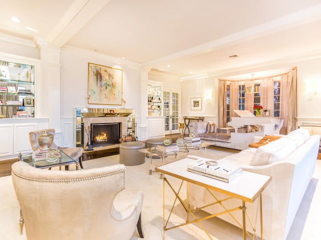 Eight wood-burning fireplaces are scattered throughout the house. Eight wood-burning fireplaces are scattered throughout the house.