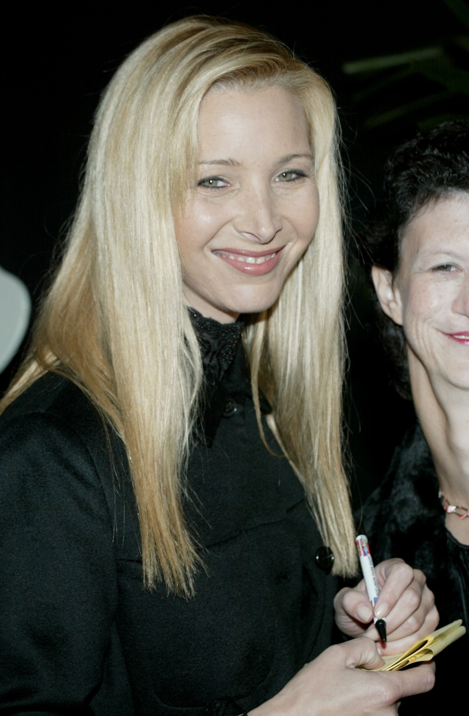 Lisa Kudrow 48 Stars You Didn T Know Are Left Handed Popsugar Celebrity Photo 22