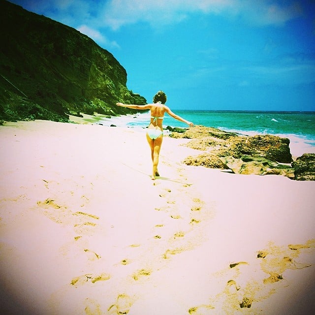 Taylor Swift searched for Easter eggs in her bikini.
Source: Instagram user taylorswift