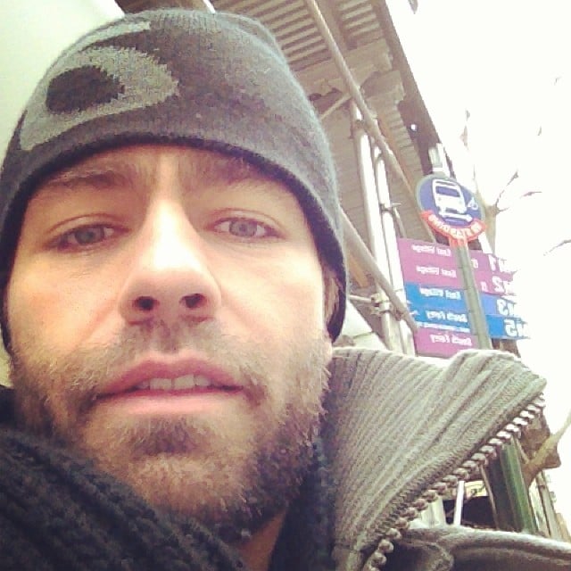 Adrian Grenier braved the cold while taking public transportation.
Source: Instagram user adriangrenier