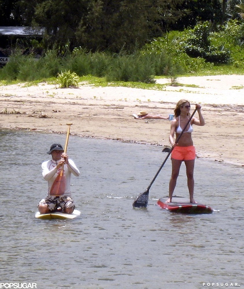 Jennifer hopped on a paddleboard in Hawaii in August 2007.