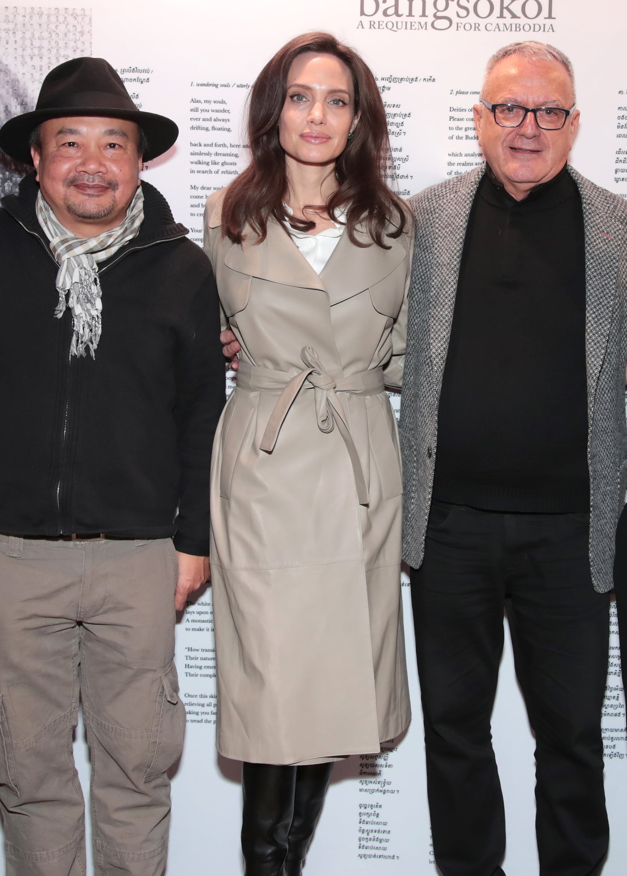 Angelina jolie outlet trench coat