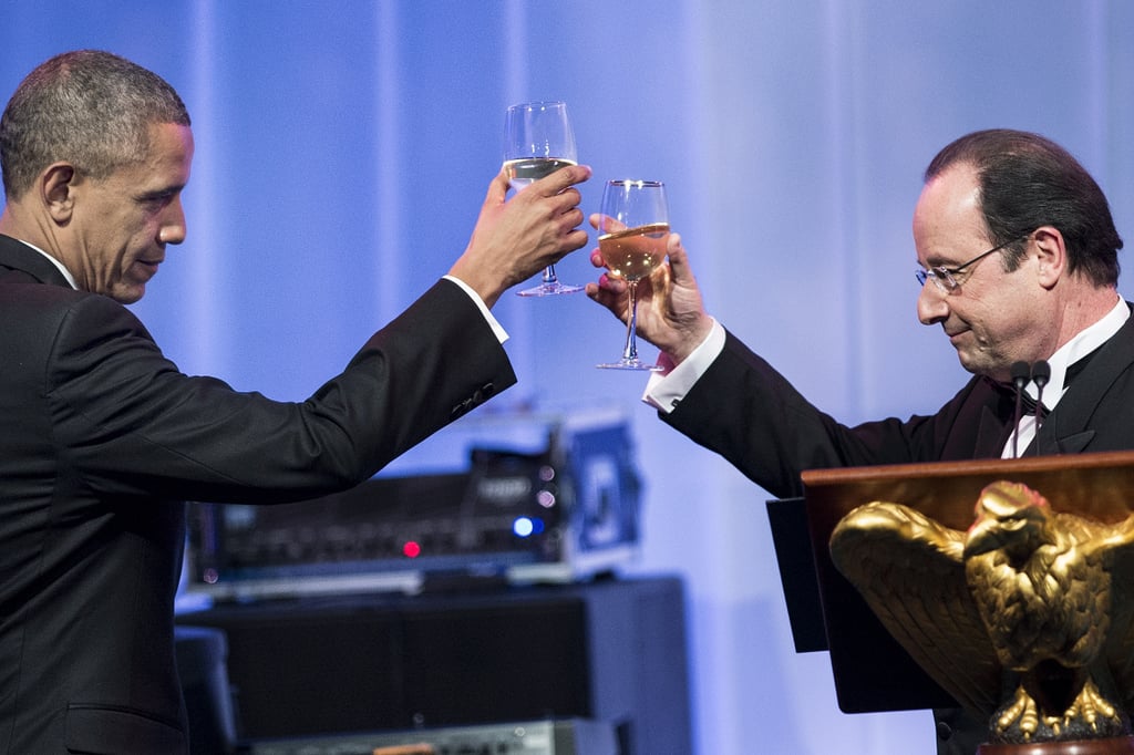 The two leaders toasted during the dinner.