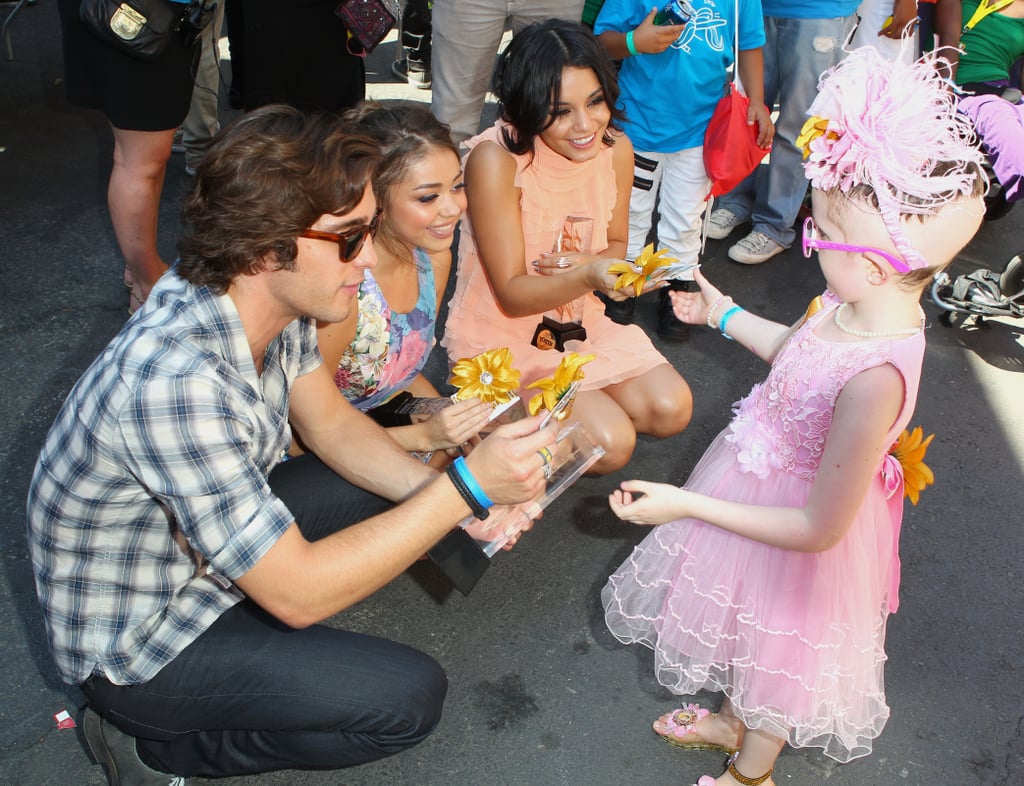 Vanessa Hudgens and Sarah Hyland's Friendship Photos