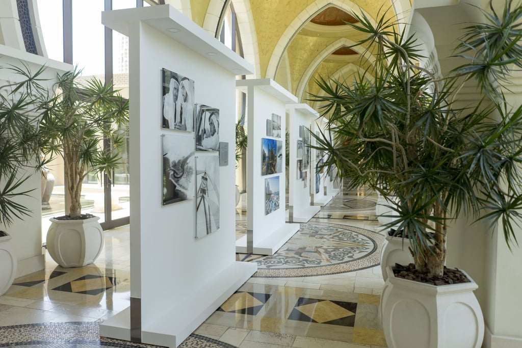 دبي تطلق معرض صور للشيخ الراحل زايد بن سلطان آل نهيان