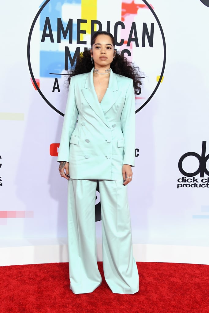 American Music Awards Red Carpet Dresses 2018