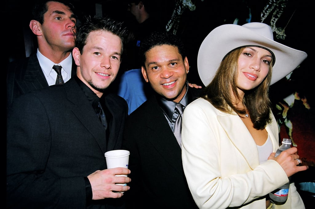 During the show in 1998, Jennifer hung out backstage with Mark Wahlberg and manager Benny Medina.