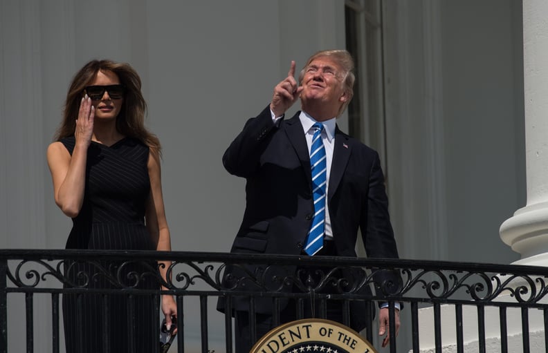 Aren't you not supposed to be able to see it without glasses? I see it! Take off your glasses and look, Melania!