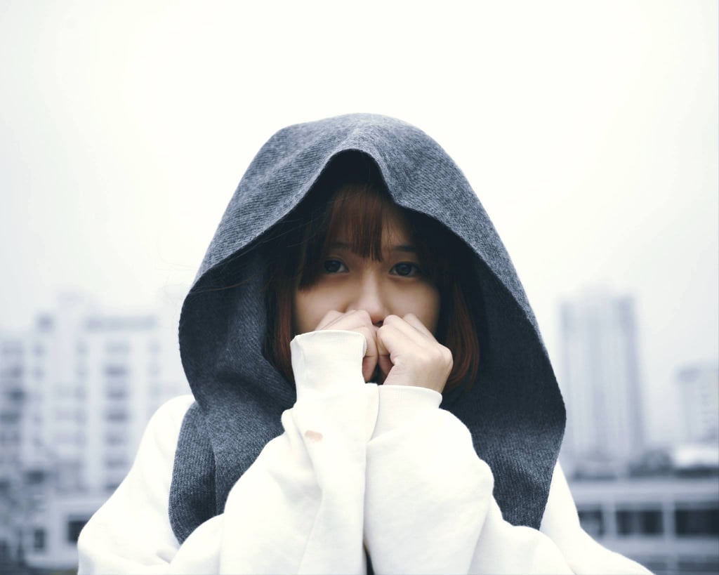 Wear an Oversize Scarf on the Plane Travel Tips From Frequent Flyers