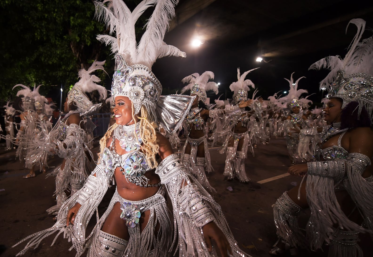 RIO DE JANEIRO CARNIVAL HISTORY COSTUMES BLOCOS SAMB DROMO visual data 4