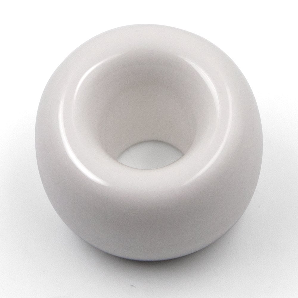 Here's a closeup of the white holder ($10, pack of two). There's not an enclosed bottom — it's just a sturdy circle.