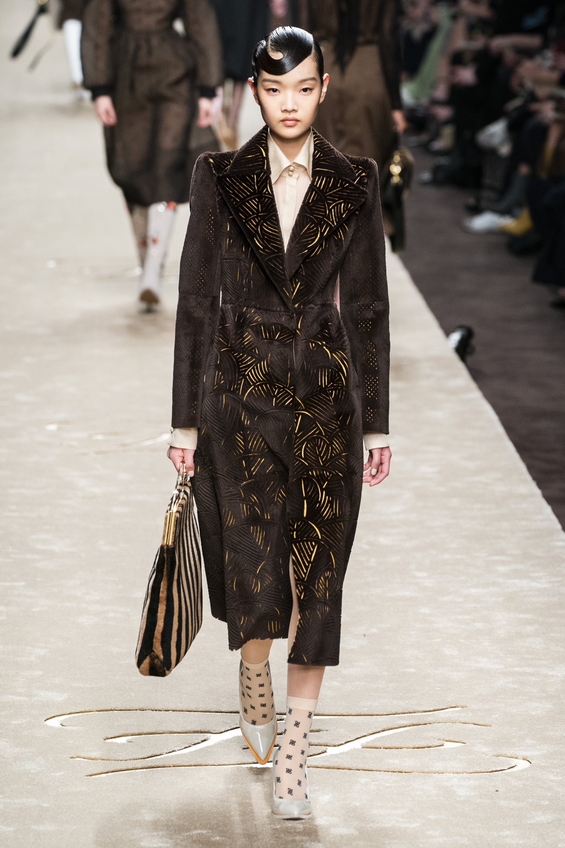 Fendi runway shopper deals