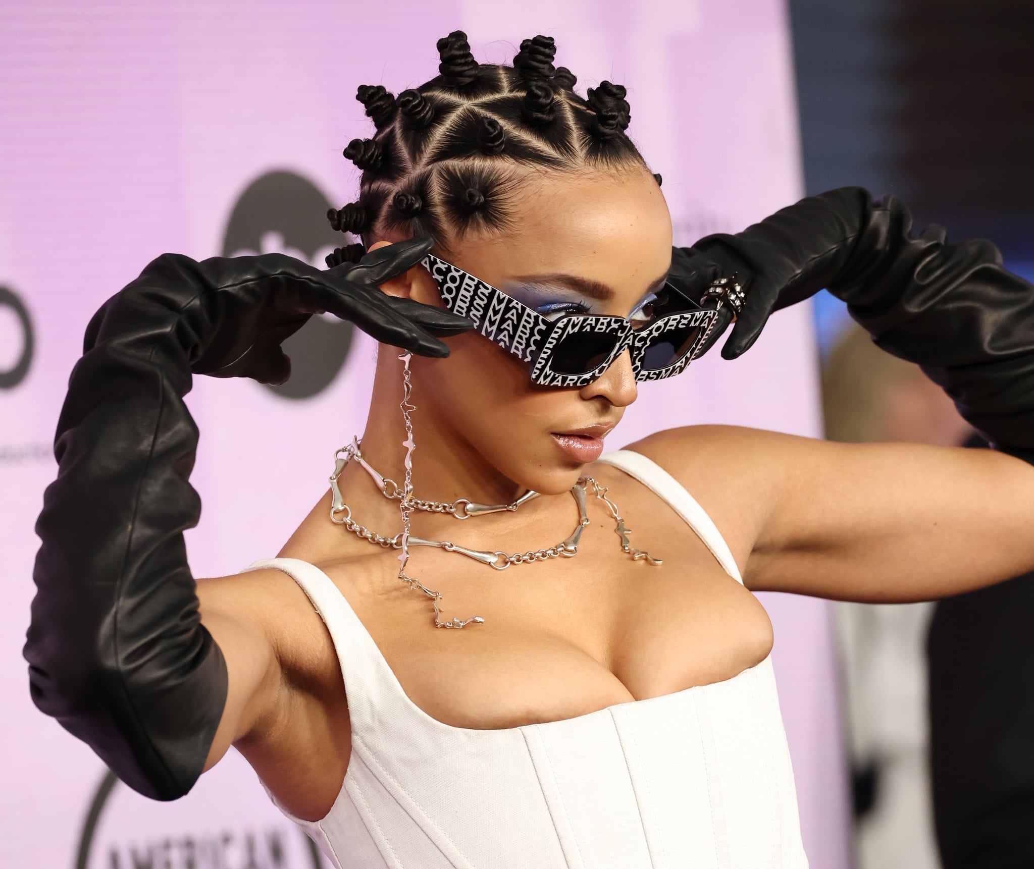 LOS ANGELES, CALIFORNIA - NOVEMBER 20: Tinashe attends the 2022 American Music Awards at Microsoft Theatre on November 20, 2022 in Los Angeles, California. (Photo by Amy Sussman/Getty Images for dcp)