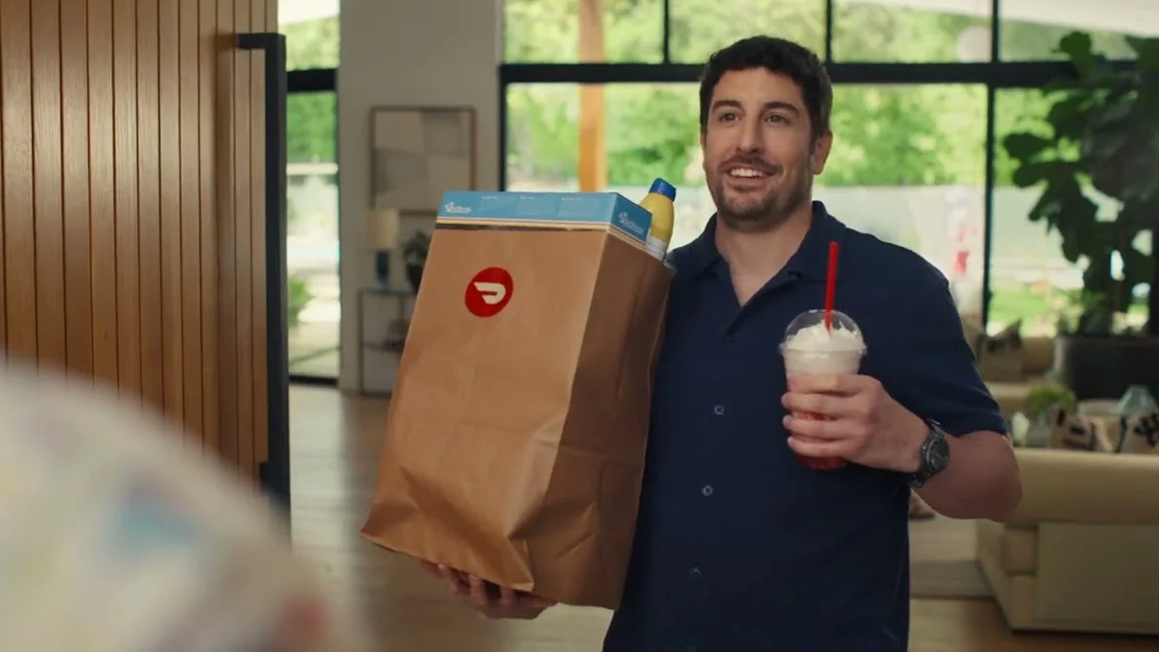 Jason Biggs and Seann William Scott in DoorDash Commercial POPSUGAR